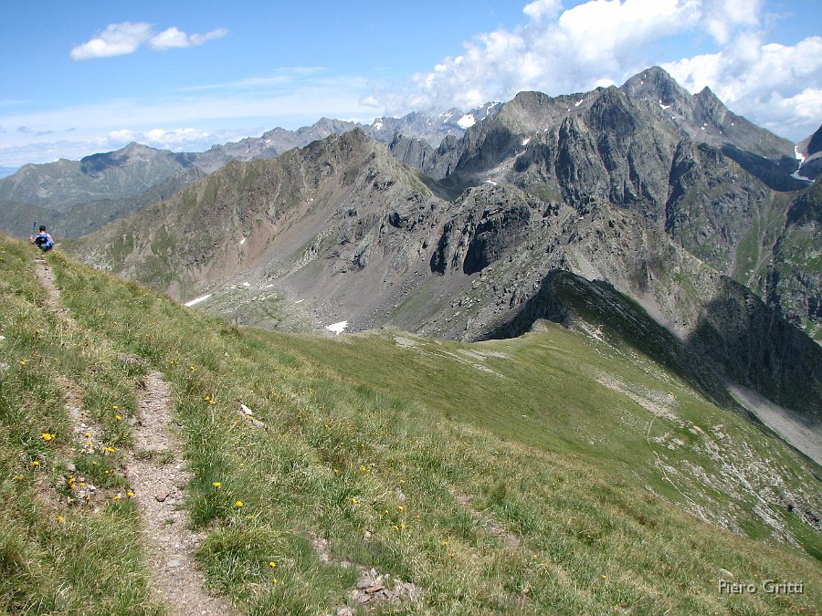 Masoni 210.jpg - Scendiamo verso la cresta del Passo di Venina